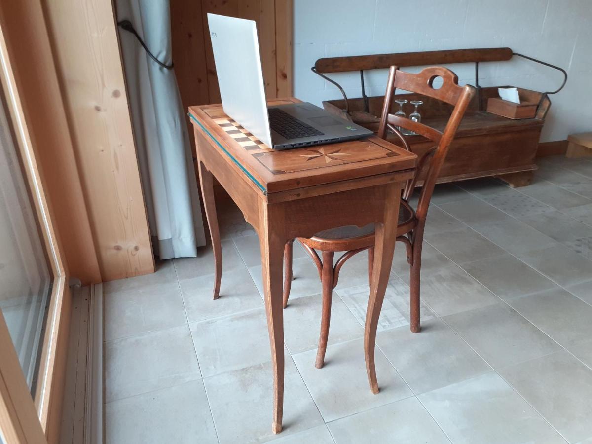 Les Abeilles Bed and Breakfast Romont Εξωτερικό φωτογραφία